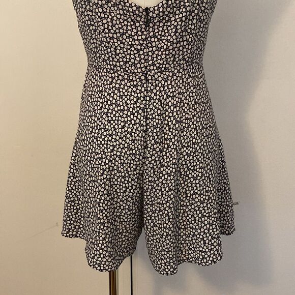 Zara Black and White Ditsy Floral Romper Size Medium - Picture 10 of 15